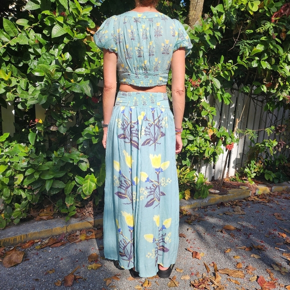 Free People 2 pcs set top and skirt in pastel Jade. - Picture 2 of 9